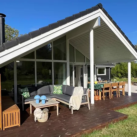 Explore Bay And Nature In Pretty Kostraede Banker Nyaraló